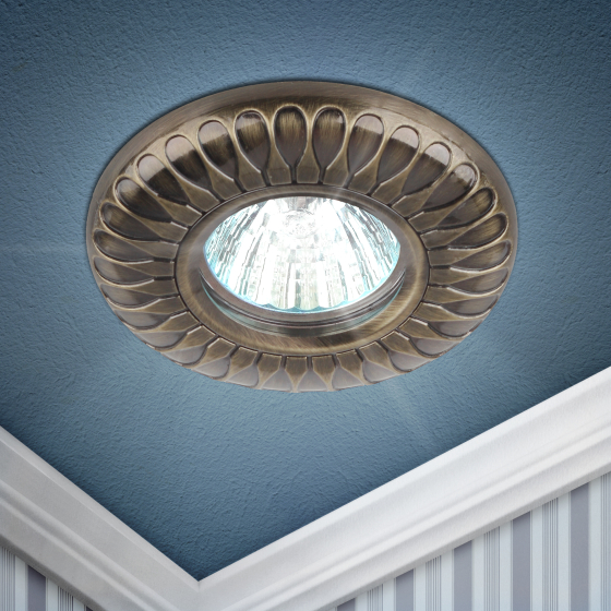 Купить оптом недорого KL67 SB Светильник ЭРА литой MR16