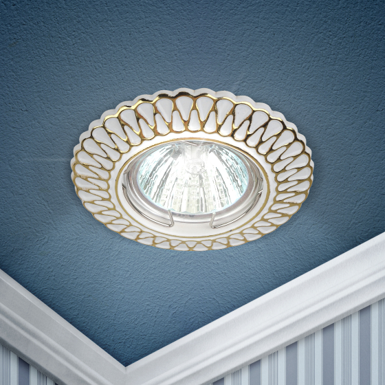 Купить оптом недорого ST4 GD/WH Светильник ЭРА штампованный MR16