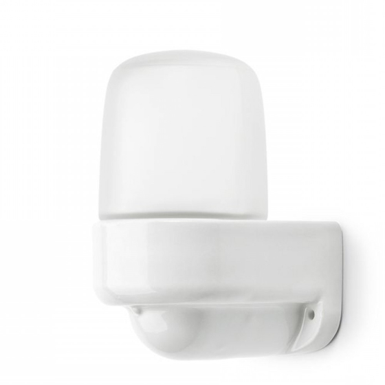 Купить оптом недорого Светильник ЭРА НББ 02-60-003 для бани керамика/стекло угловой IP54 E27 max 60Вт 150х110х85 белый